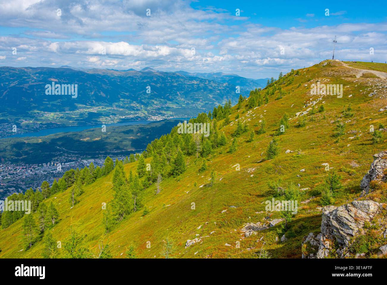 Vista panoramica di Spittal an der Drau e Millstatter sul lago in Austria.IMMAGINE Foto Stock