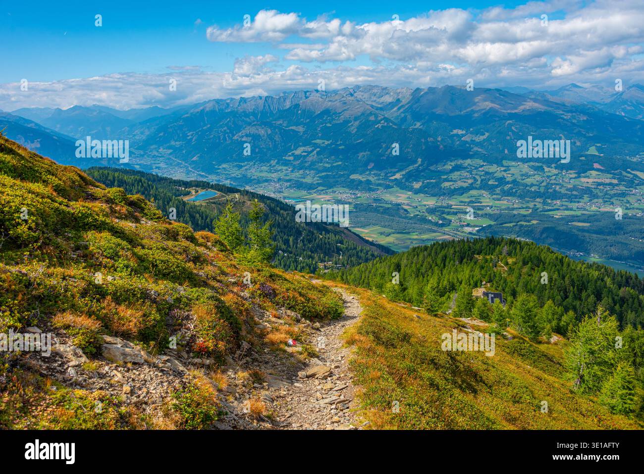 Vista panoramica della valle del Drau nella regione della Carinzia in Austria.IMMAGINE Foto Stock