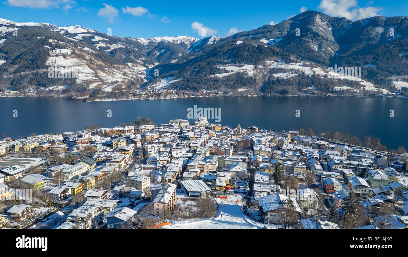 Vista panoramica di Zell am SEE durante l'inverno, Austria. IMMAGINE Foto Stock