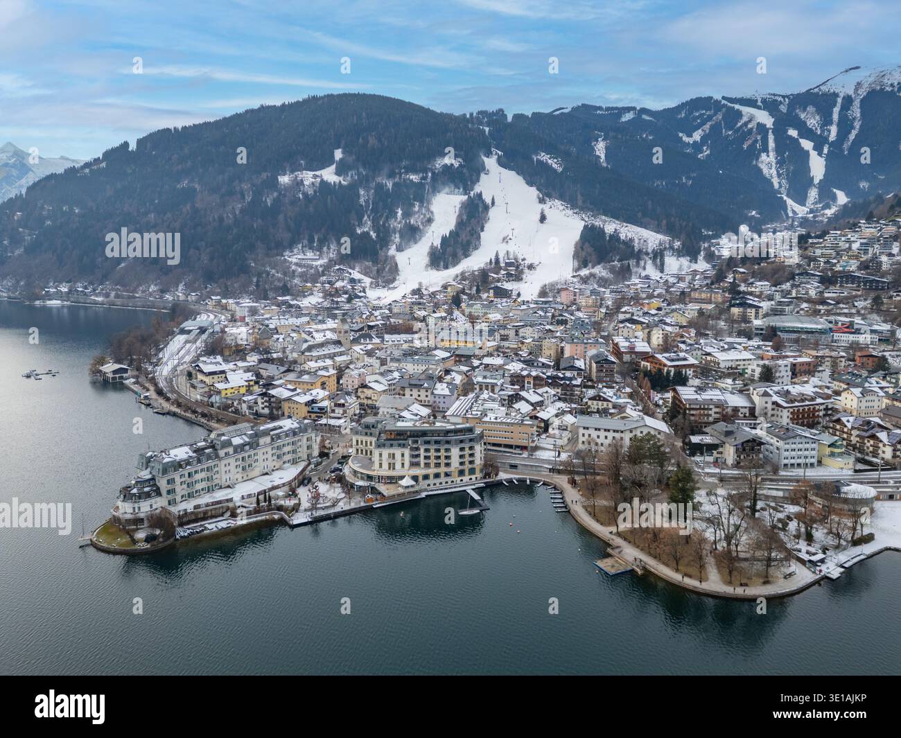 Vista panoramica di Zell am SEE durante l'inverno, Austria. IMMAGINE Foto Stock