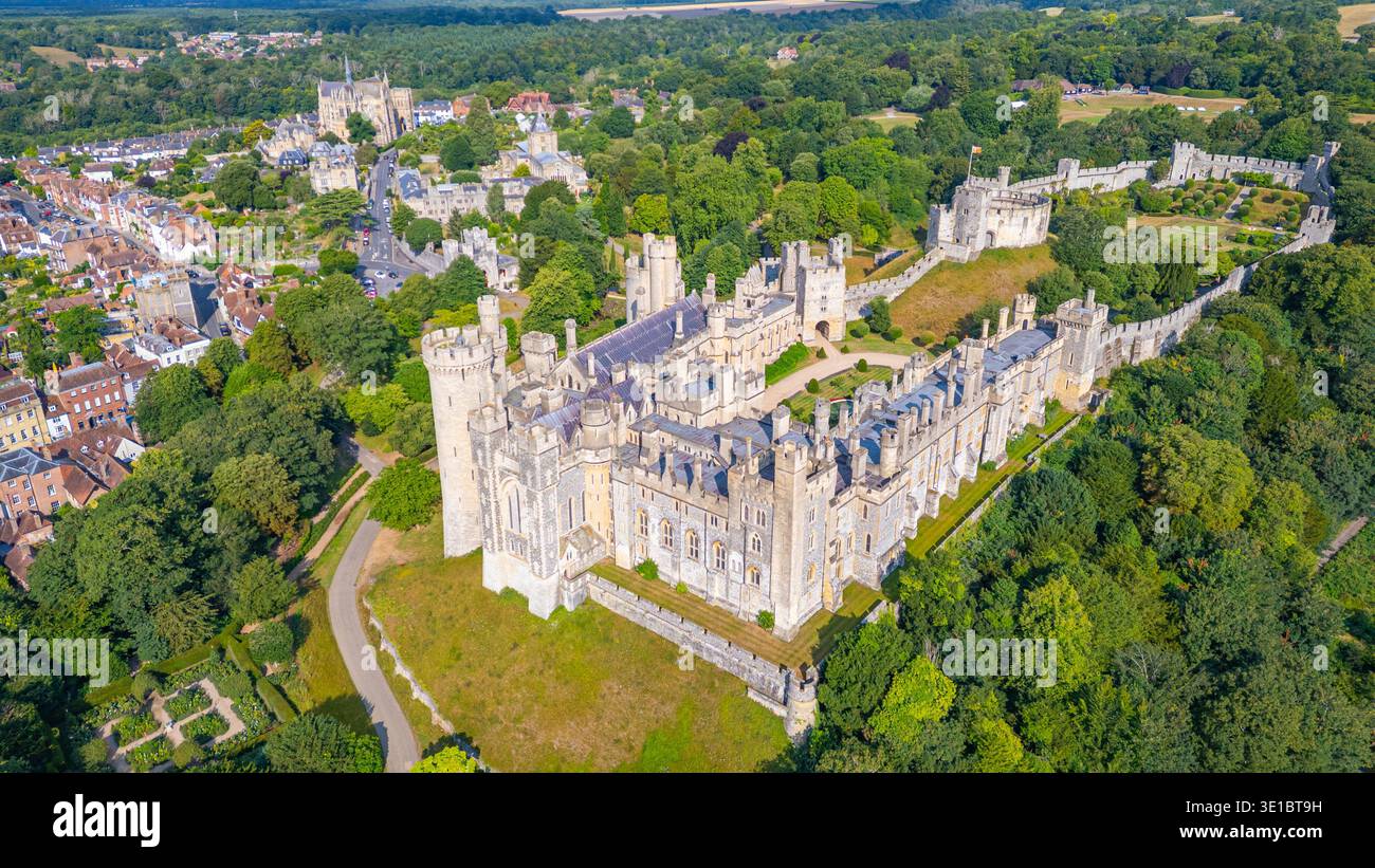 Vista panoramica del castello di Arundel in Inghilterra. IMMAGINE Foto Stock