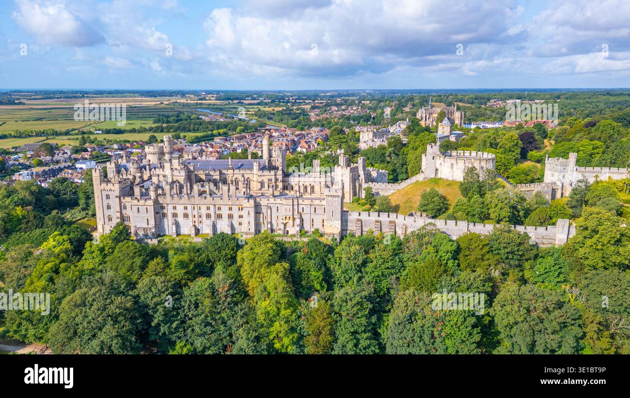 Vista panoramica del castello di Arundel in Inghilterra. IMMAGINE Foto Stock