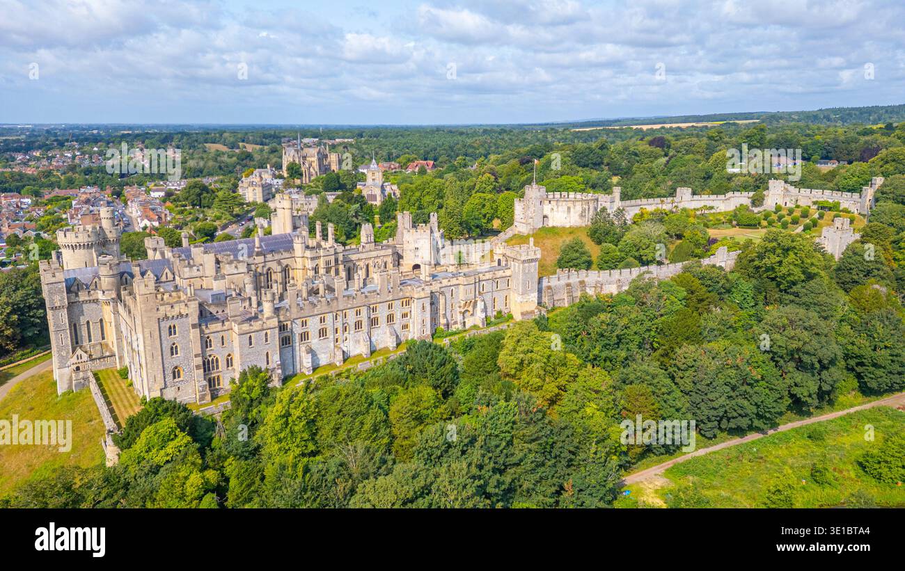 Vista panoramica del castello di Arundel in Inghilterra. IMMAGINE Foto Stock