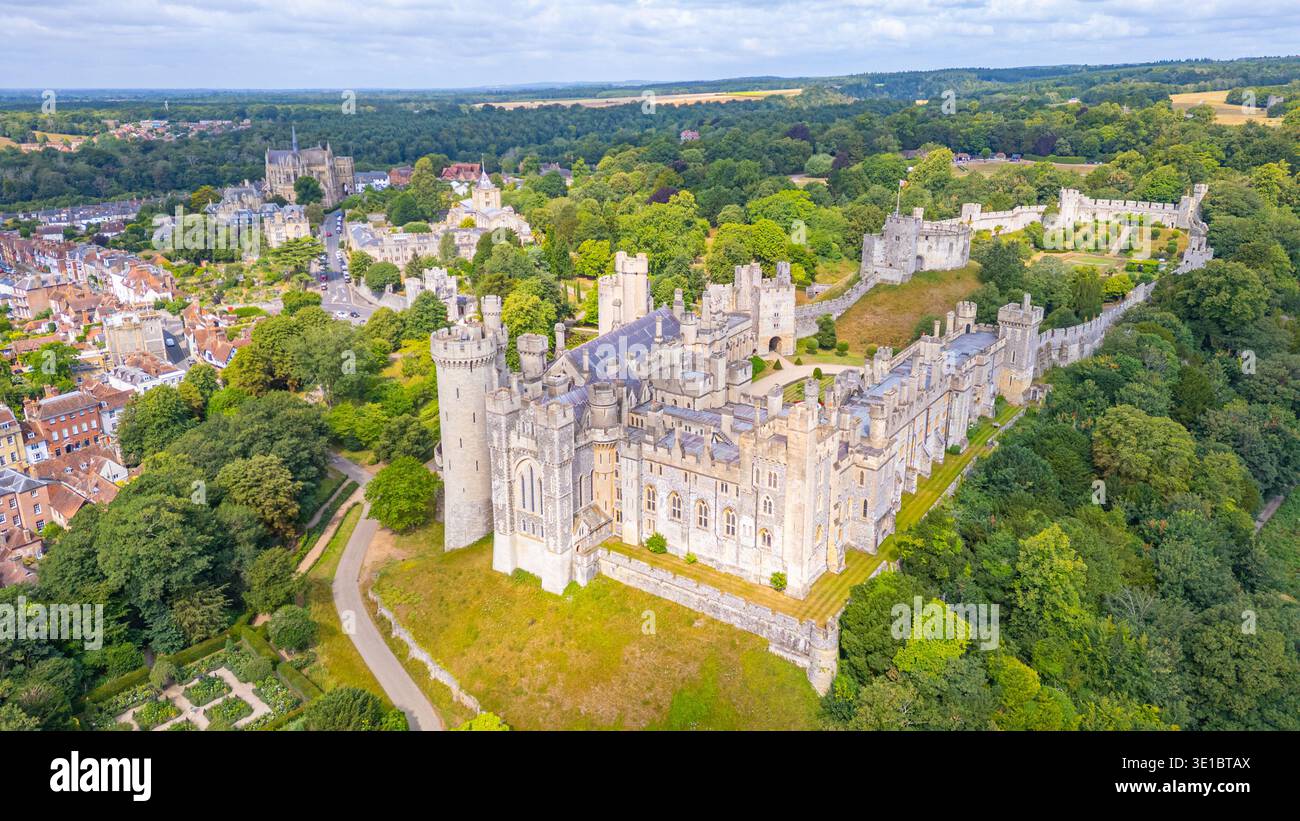 Vista panoramica del castello di Arundel in Inghilterra. IMMAGINE Foto Stock