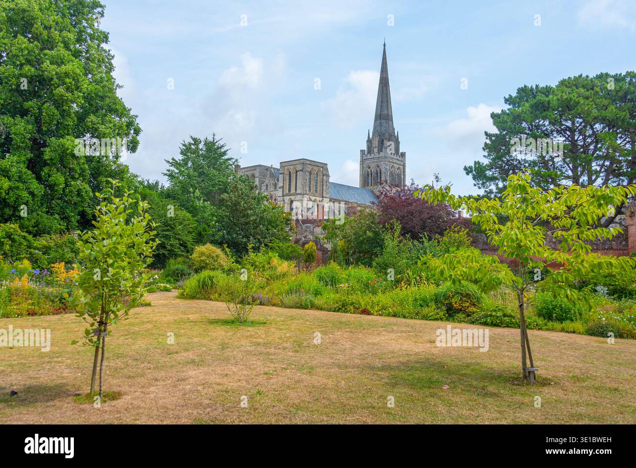 Vista della cattedrale di Chichester in Inghilterra. IMMAGINE Foto Stock