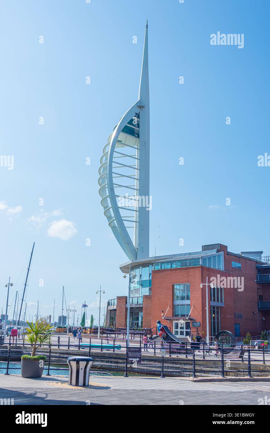 Torre Spinnaker che si affaccia su Portsmouth in Inghilterra. IMMAGINE Foto Stock