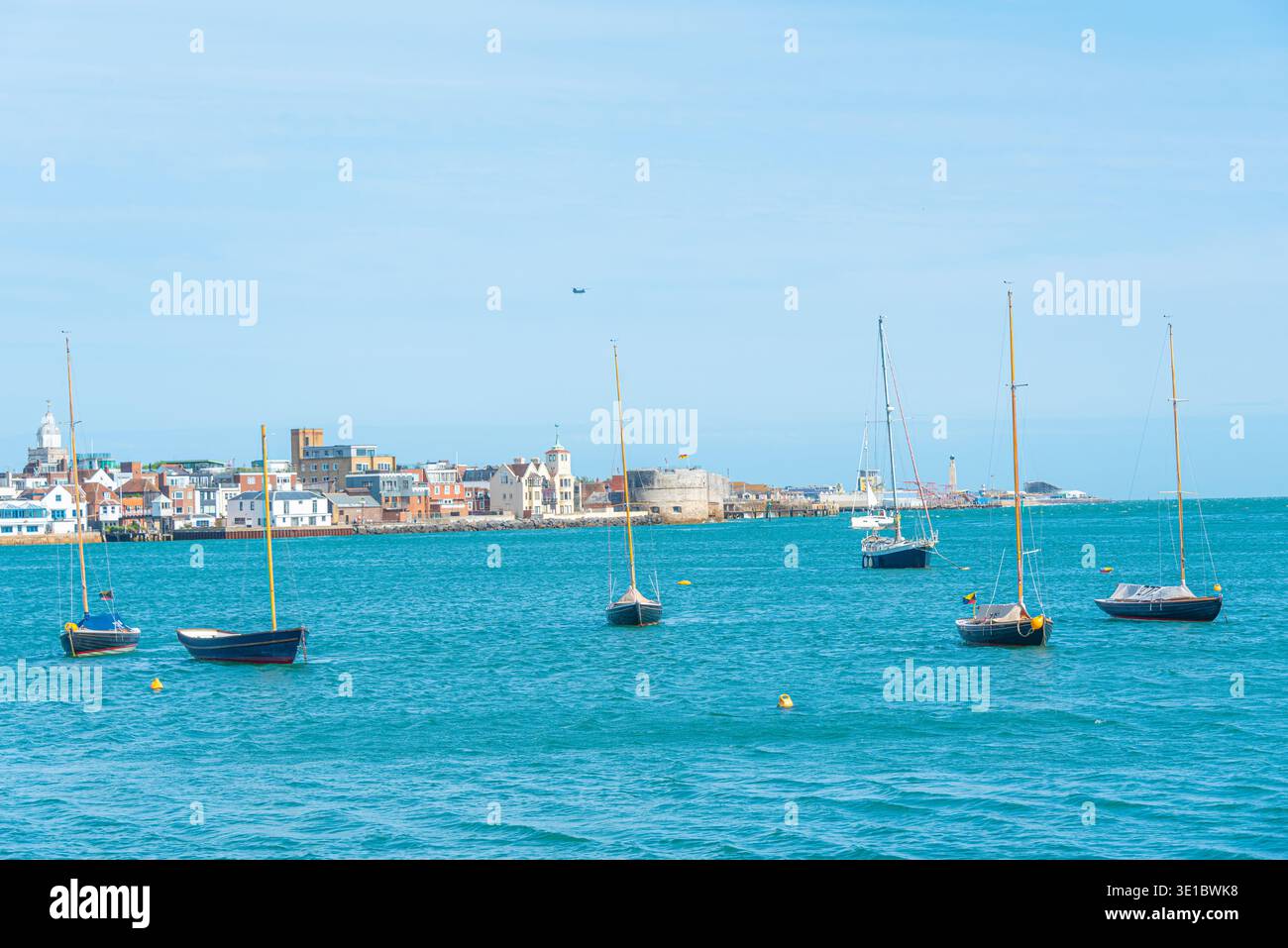Skyline di Portsmouth durante una giornata di sole, Inghilterra. IMMAGINE Foto Stock