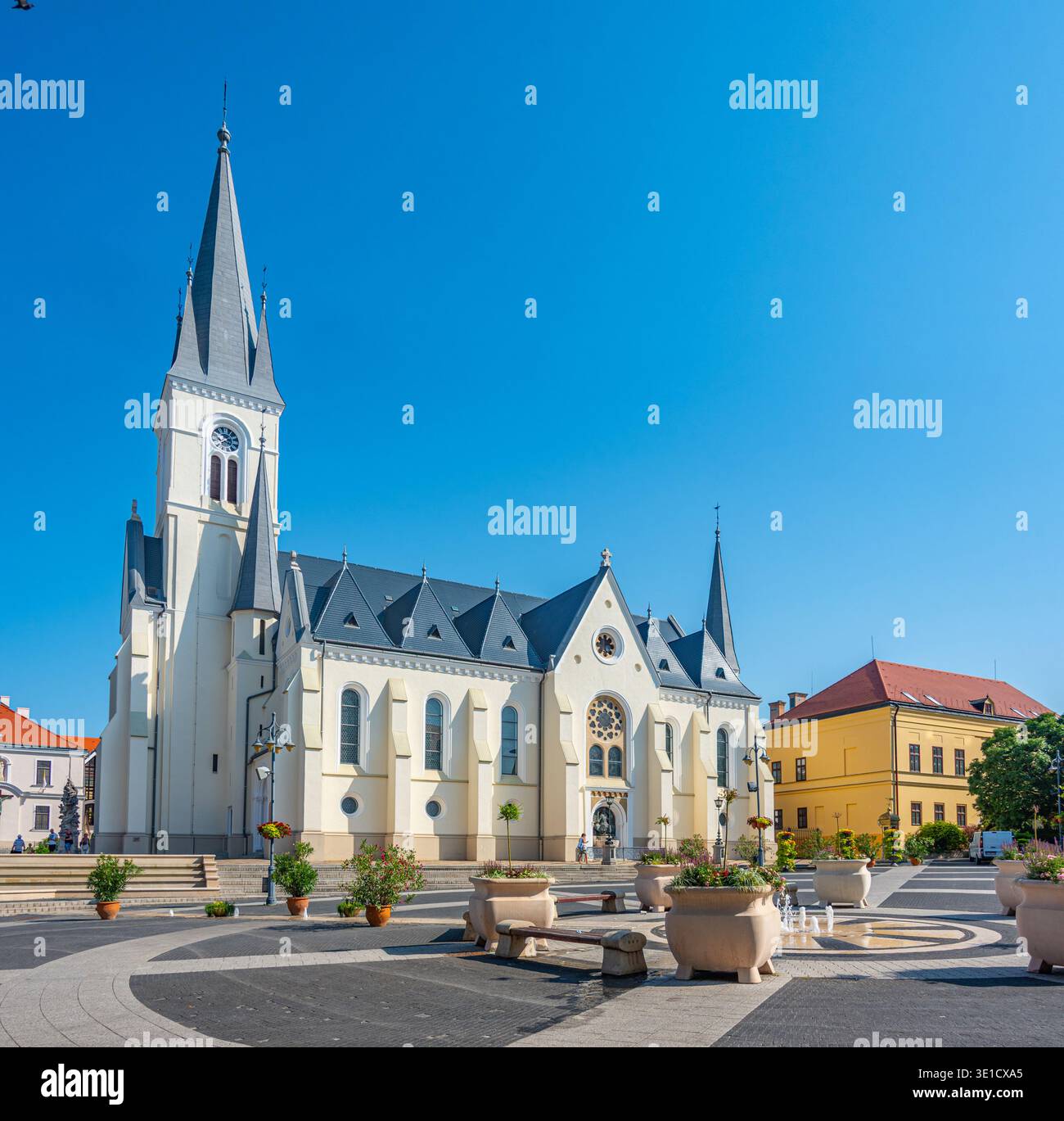 Cattedrale di nostra Signora dell'assunzione in piazza Kossuth ter a Kaposvar, Ungheria. IMMAGINE Foto Stock