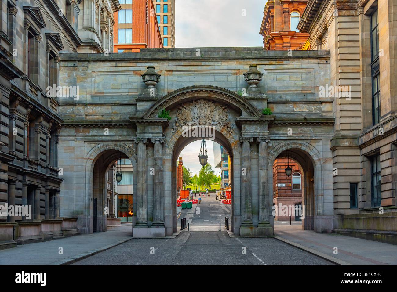 Arco monumentale delle camere della città di Glasgow in Scozia. IMMAGINE Foto Stock