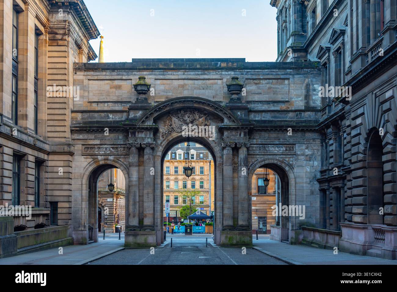 Arco monumentale delle camere della città di Glasgow in Scozia. IMMAGINE Foto Stock