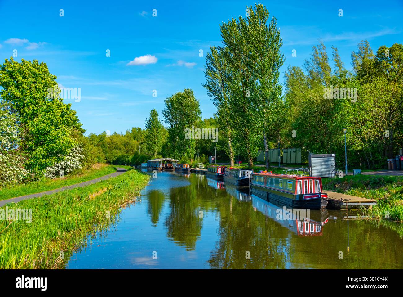 Ormeggio barche presso Union Canal a Falkirk, Scozia.IMMAGINE Foto Stock