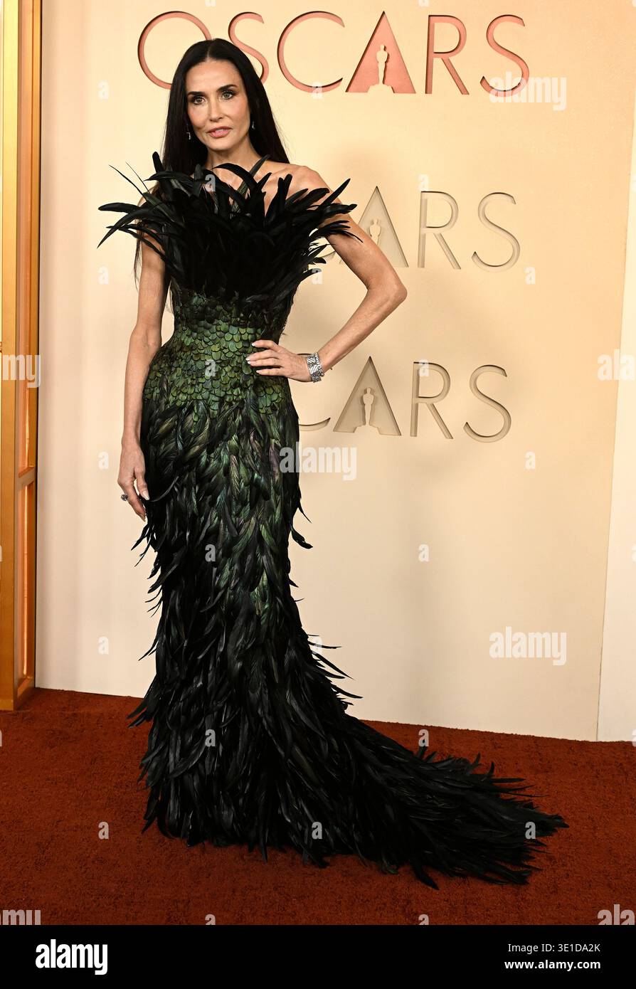 Hollywood, Stati Uniti. 15 marzo 2026. Demi Moore arriva al 98° Academy Awards tenutosi al Dolby Theatre il 15 marzo 2026 a Hollywood, CA. © Valerie Goodloe/AFF-USA.com credito: AFF/Alamy Live News Foto Stock