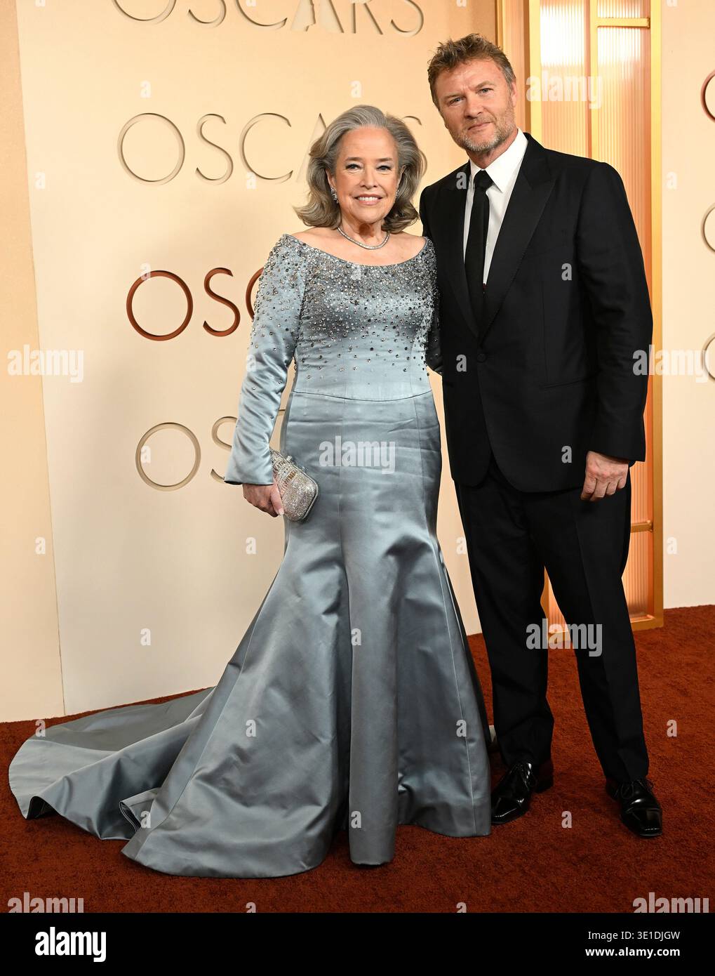 Hollywood, Stati Uniti. 15 marzo 2026. Kathy Bates arriva al 98° Academy Awards tenutosi al Dolby Theatre il 15 marzo 2026 a Hollywood, CA. © Valerie Goodloe/AFF-USA.com credito: AFF/Alamy Live News Foto Stock