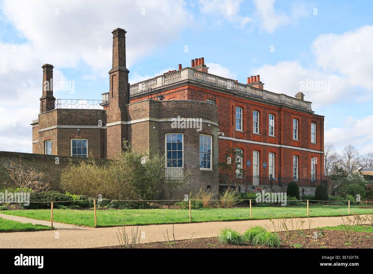Elevazione posteriore della Ranger's House a Greenwich Park, Londra, Regno Unito. Un'elegante casa georgiana utilizzata nelle riprese della serie Netflix Bridgerton Foto Stock