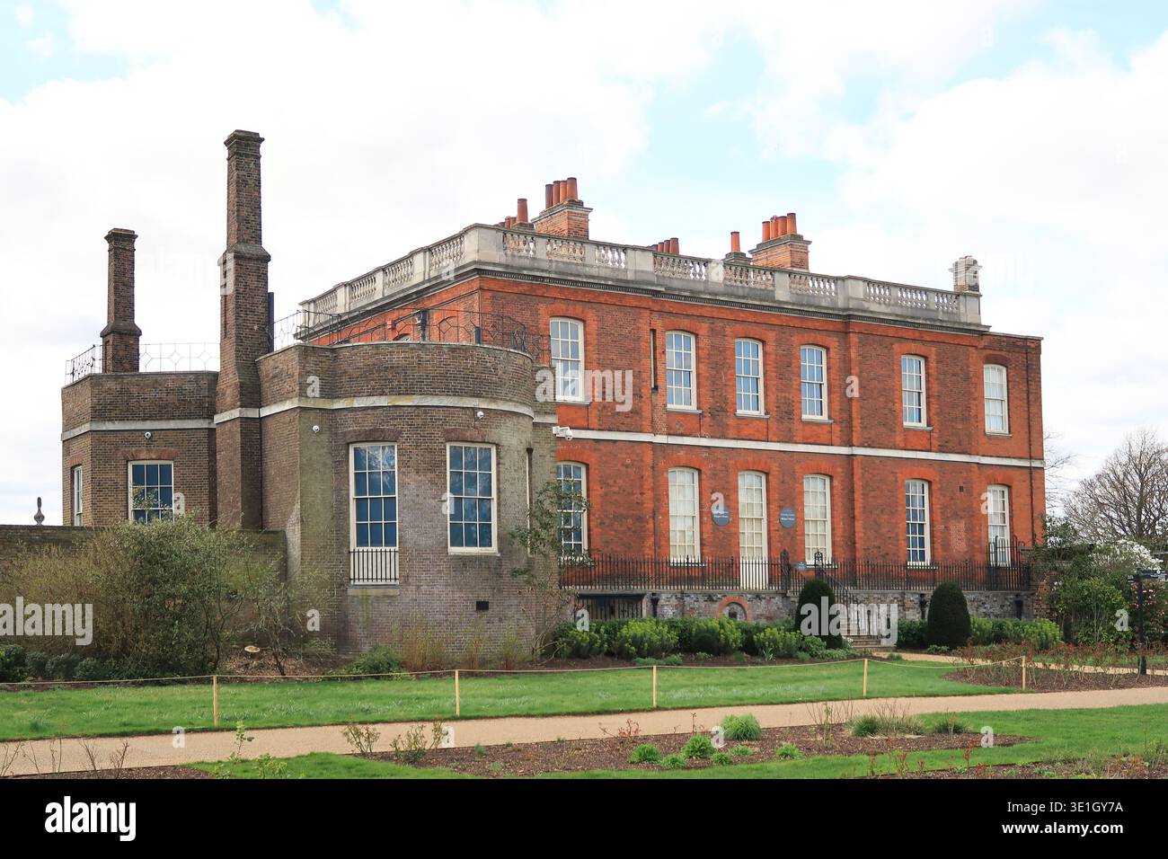 Elevazione posteriore della Ranger's House a Greenwich Park, Londra, Regno Unito. Un'elegante casa georgiana utilizzata nelle riprese della serie Netflix Bridgerton Foto Stock
