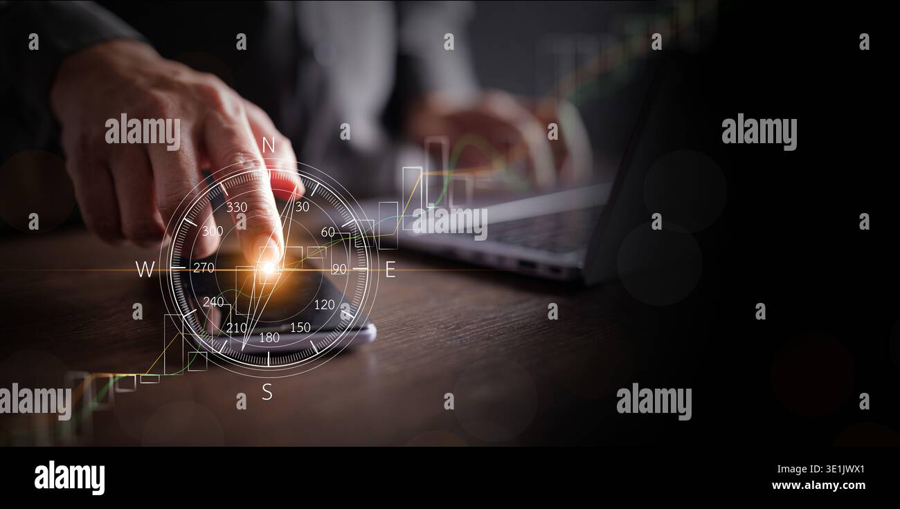 Strategia aziendale e concetto di direzione. Man utilizza uno smartphone con bussola digitale e grafico finanziario in aumento. Pianificazione strategica, direzione di mercato Foto Stock