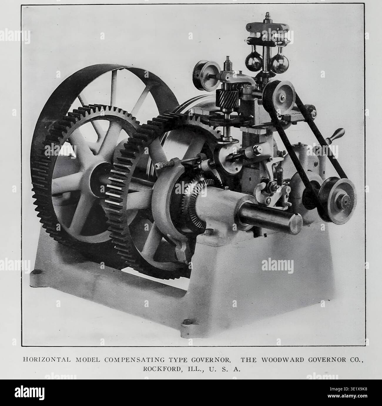Woodward Governor Company modello di un'epoca passata, con ingranaggi di precisione, meccanismi complessi e un sistema di regolazione flyball per controllare il regime e la potenza del motore. DALLA GENERAZIONE IDRAULICA E DALL'APPLICAZIONE DELLA POTENZA MOTRICE - INSTALLAZIONE DI POTENZA IDRICA. Di William M. Barr della rivista Engineering dedicata al progresso industriale volume XXIX aprile - settembre 1905 The Engineering Magazine Co Foto Stock