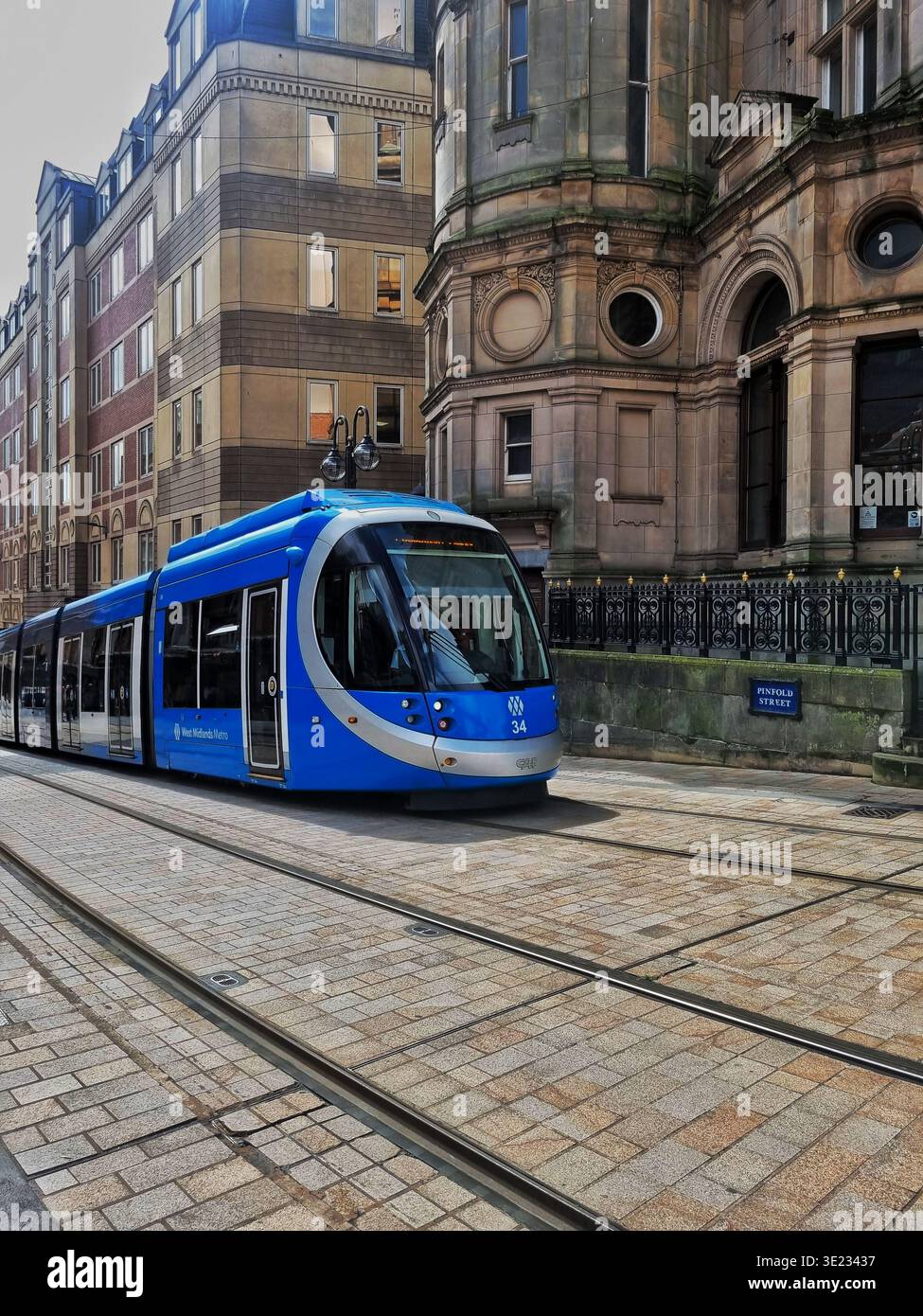 Tram di Birmingham su Pinfold Street, Birmingham Foto Stock
