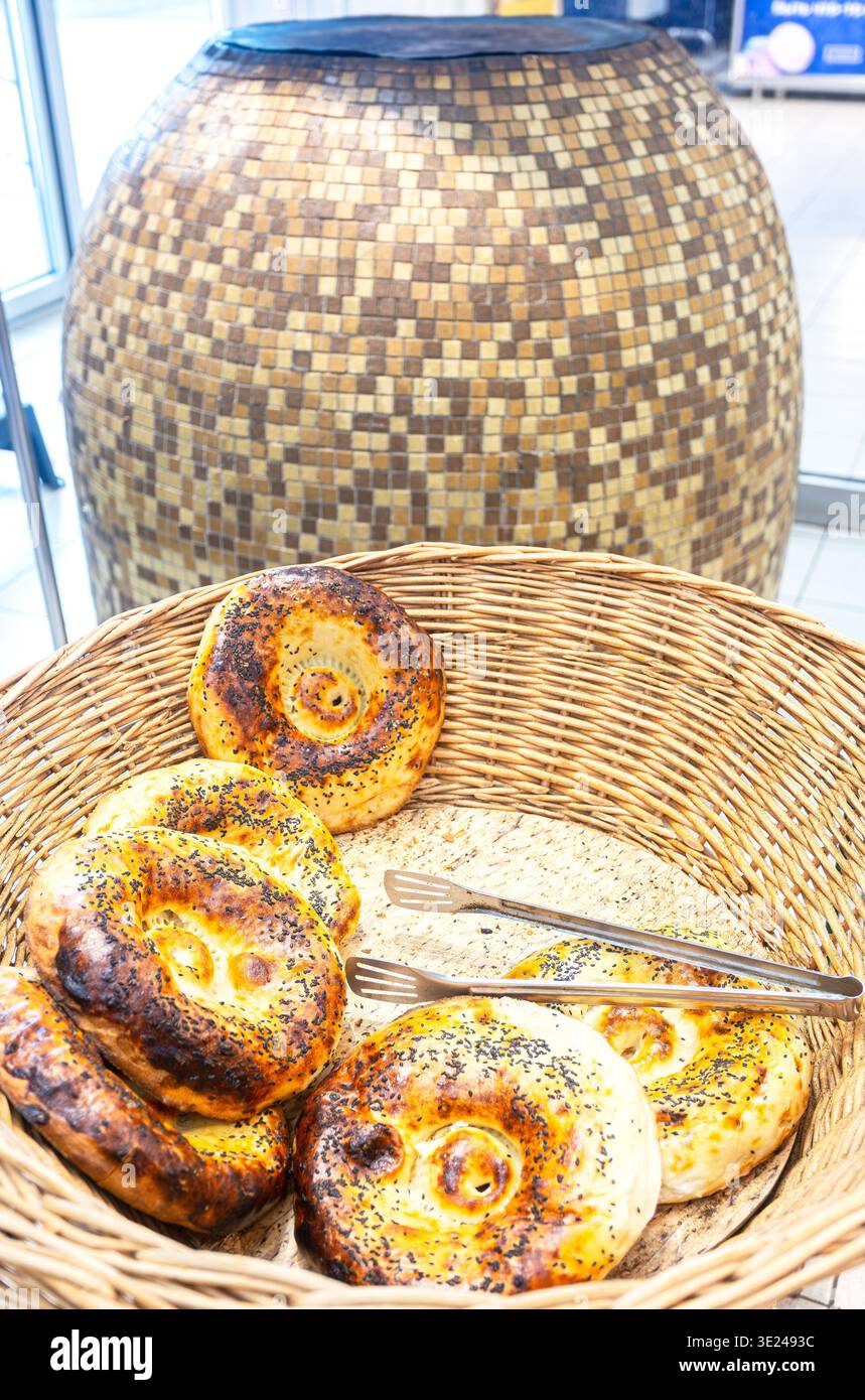 Tradizionale appetitoso pane piatto dal tandoor Foto Stock