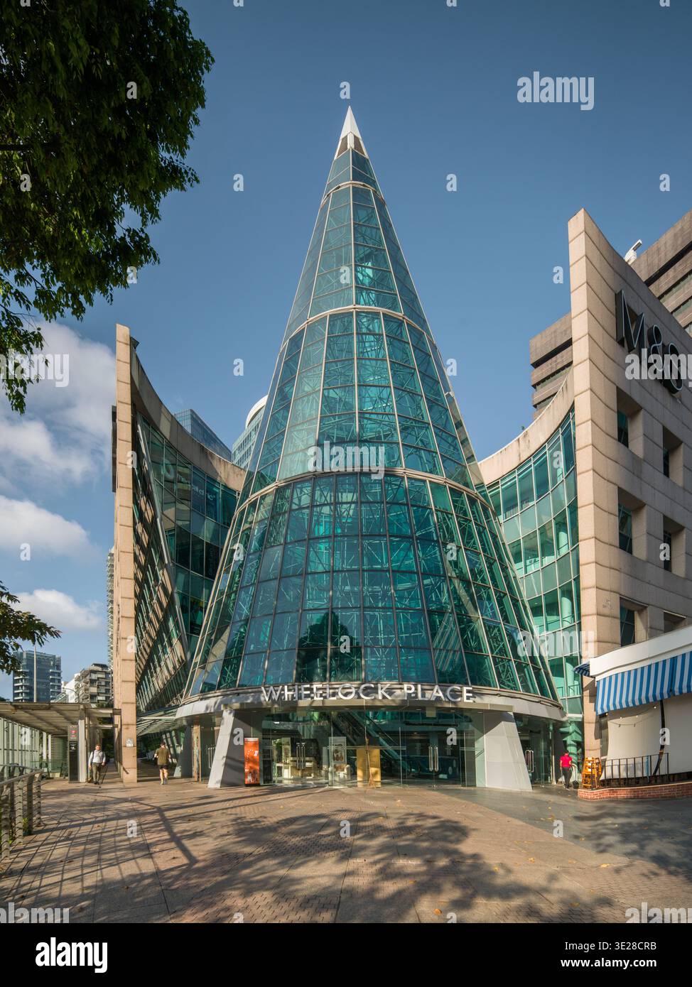 Centro commerciale Wheelock Place a Orchard Singapore progettato dall'architetto giapponese Kisho Kurokawa Foto Stock