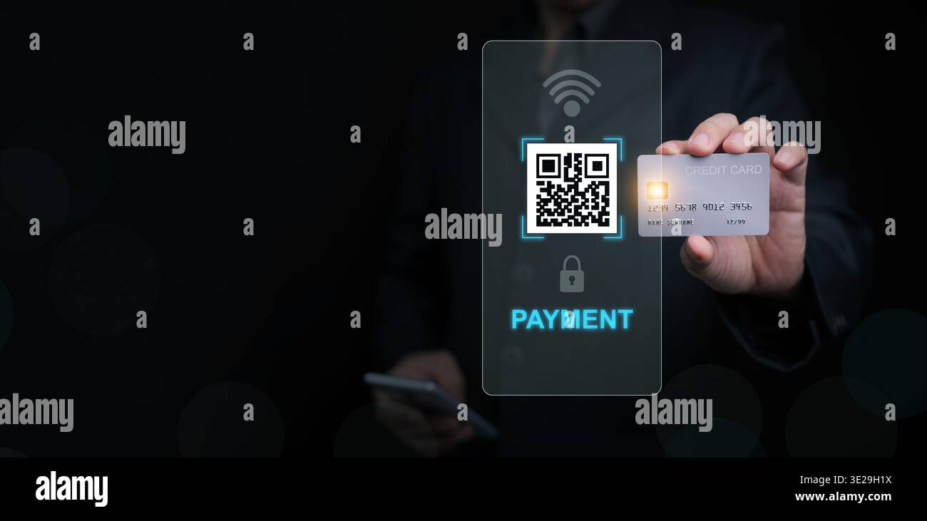 Concetto di pagamento online con scansione di codici QR e carta di credito a portata di mano, transazione digitale sicura, tecnologia di pagamento contactless, innovazione fintech, elett Foto Stock
