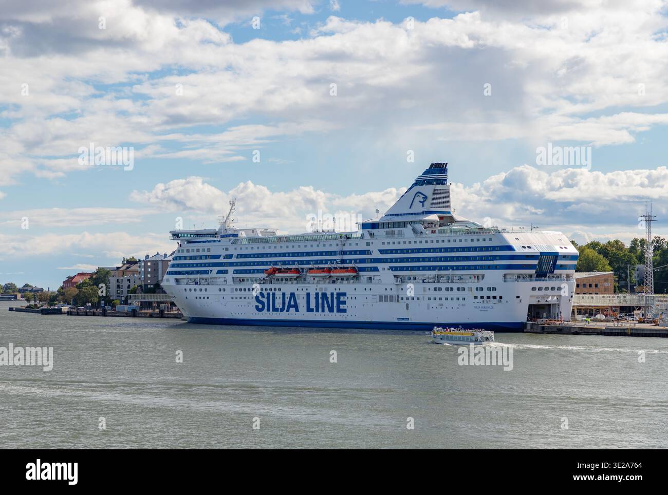 Una foto di una nave da crociera Silja Line attraccata al porto sud di Helsinki. Foto Stock
