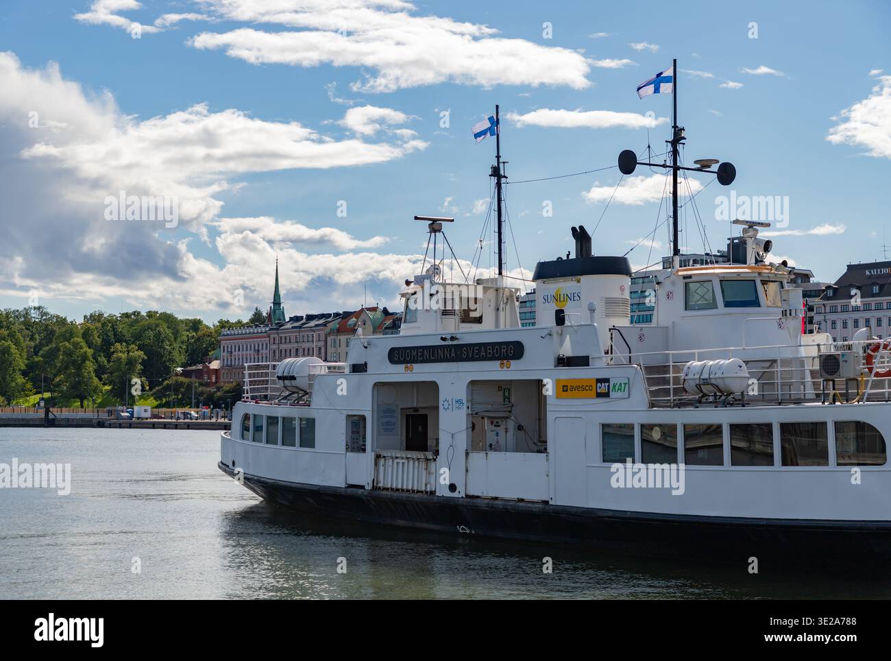 Una foto del traghetto che porta la gente da Helsinki a Suomenlinna. Foto Stock