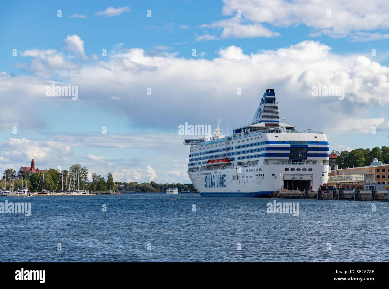 Una foto di una nave da crociera Silja Line attraccata al porto sud di Helsinki. Foto Stock