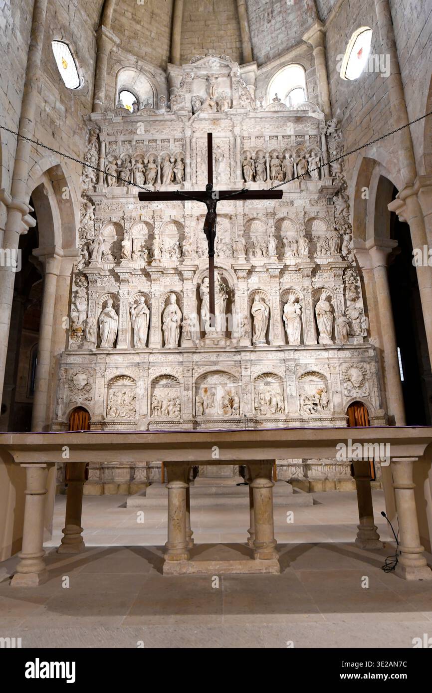 Reial Monestir de Santa Maria de Poblet (cistercense, 1150). Patrimonio mondiale dell'UNESCO. Chiesa, pala d'altare di alabastro di Damià Forment (XVI secolo). Vimbo Foto Stock