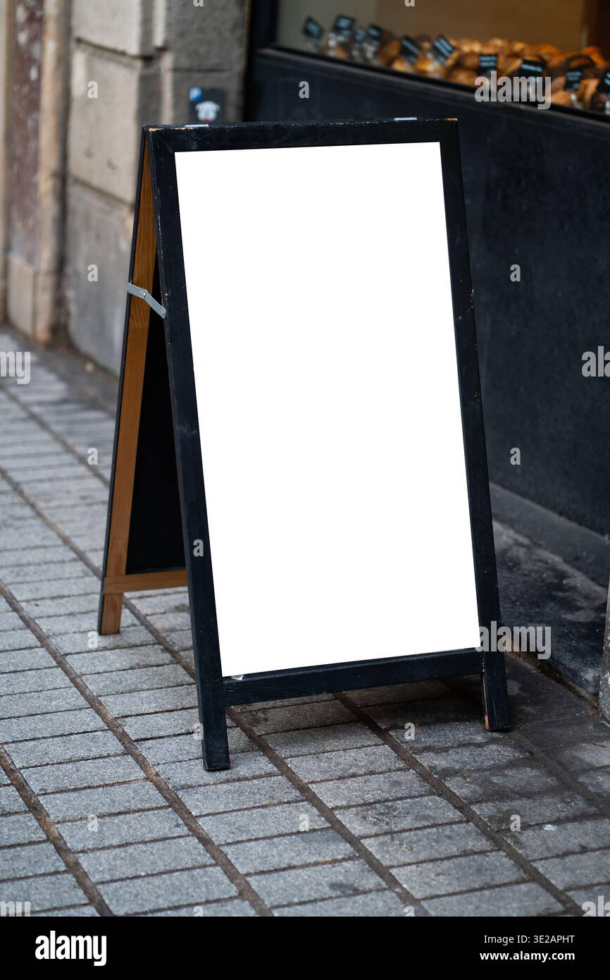Cartellino a sandwich vuoto con mockup spazio di copia bianco Foto Stock