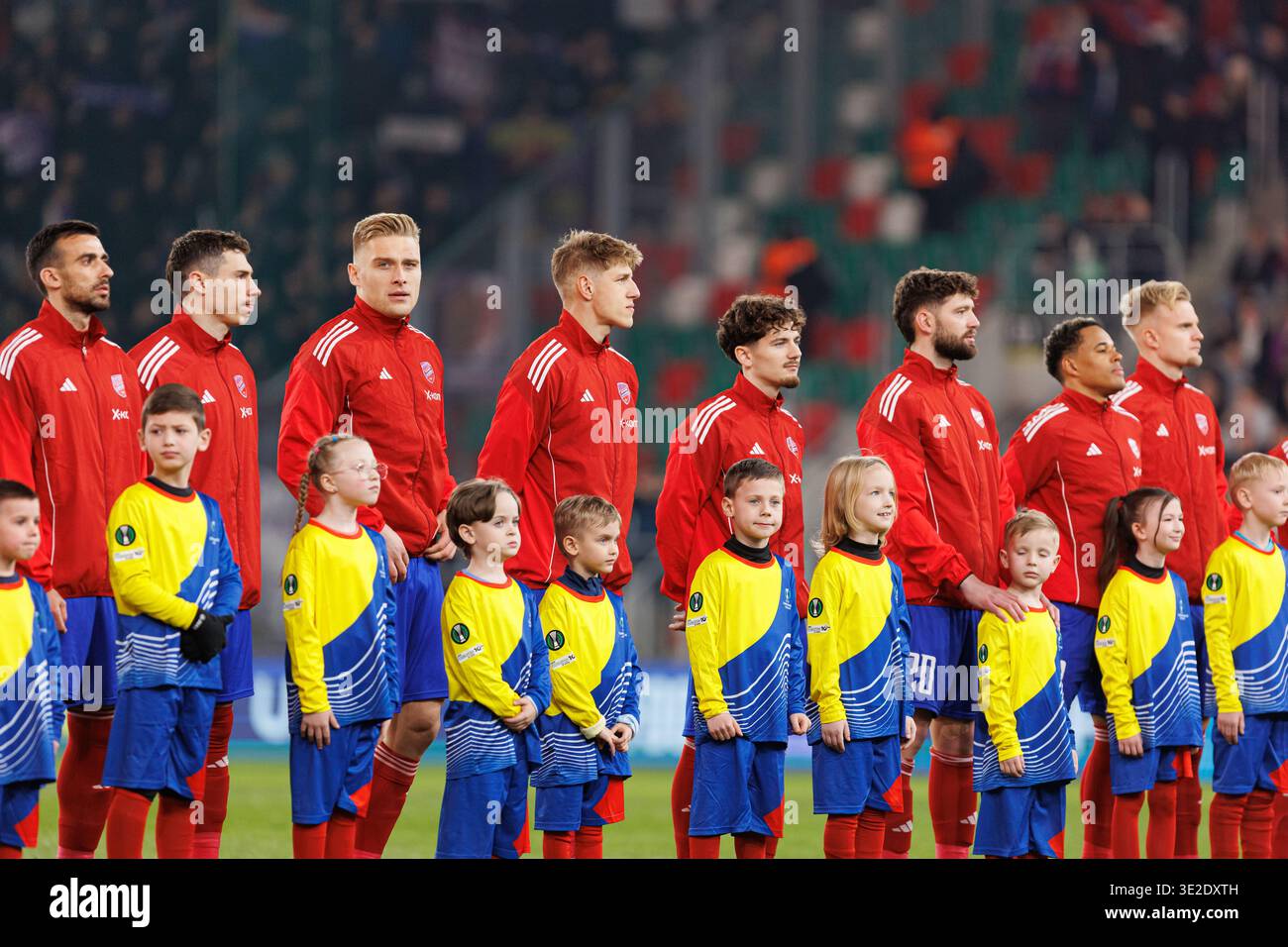 Giocatori del Rakow Czestochowa visti durante la UEFA Conference League turno di 16 partite tra le squadre del Rakow Czestochowa e dell'ACF Fiorentina (Ernest Kolodzi Foto Stock