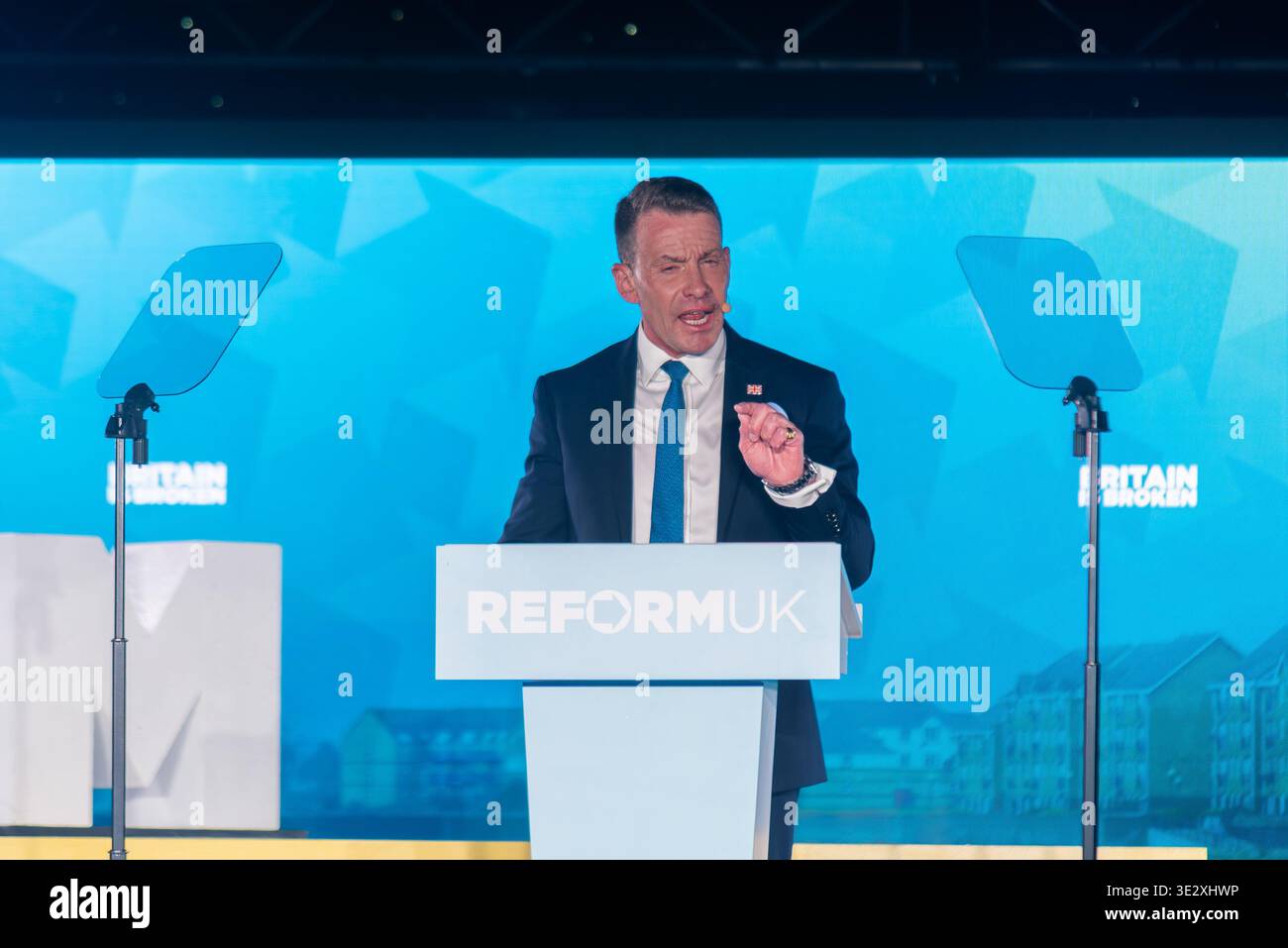 David Bull, presidente, interviene a un tour elettorale locale Reform UK Thurrock Local Election Rally nella Circus Tavern, Purfleet, Essex, Regno Unito Foto Stock