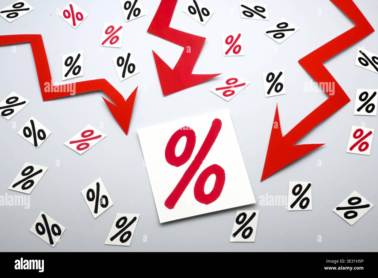 Riduzione percentuale, correzione dei preventivi, attività economiche e commerciali. Foto Stock