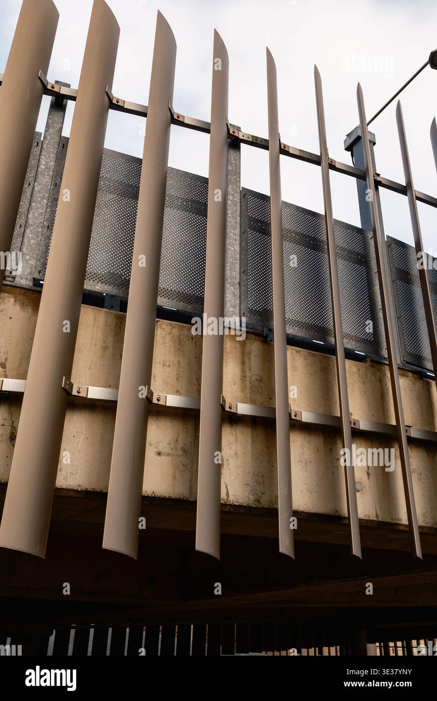 Caratteristiche architettoniche del parcheggio County Mall Foto Stock