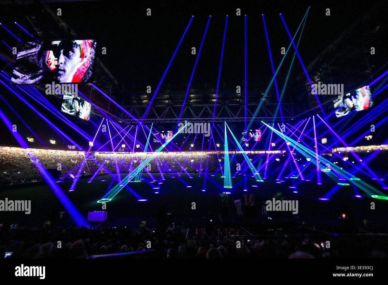 Amsterdam, Paesi Bassi. 21 marzo 2026. AMSTERDAM, 21-03-2026, JohanCruyff Arena, stagione 2025/2026, Premiere Cruijff, Picture Shows Light show prima dell'inizio della premiere Credit: Pro Shots/Alamy Live News Foto Stock