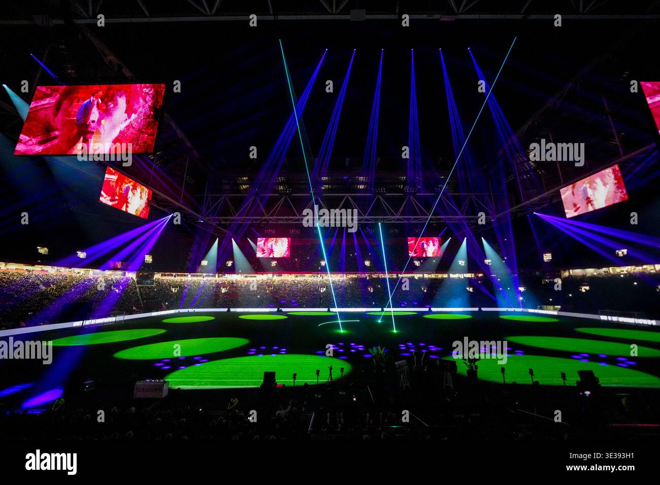 Amsterdam, Paesi Bassi. 21 marzo 2026. AMSTERDAM, 21-03-2026, JohanCruyff Arena, stagione 2025/2026, Premiere Cruijff, Picture Shows Light show prima dell'inizio della premiere Credit: Pro Shots/Alamy Live News Foto Stock