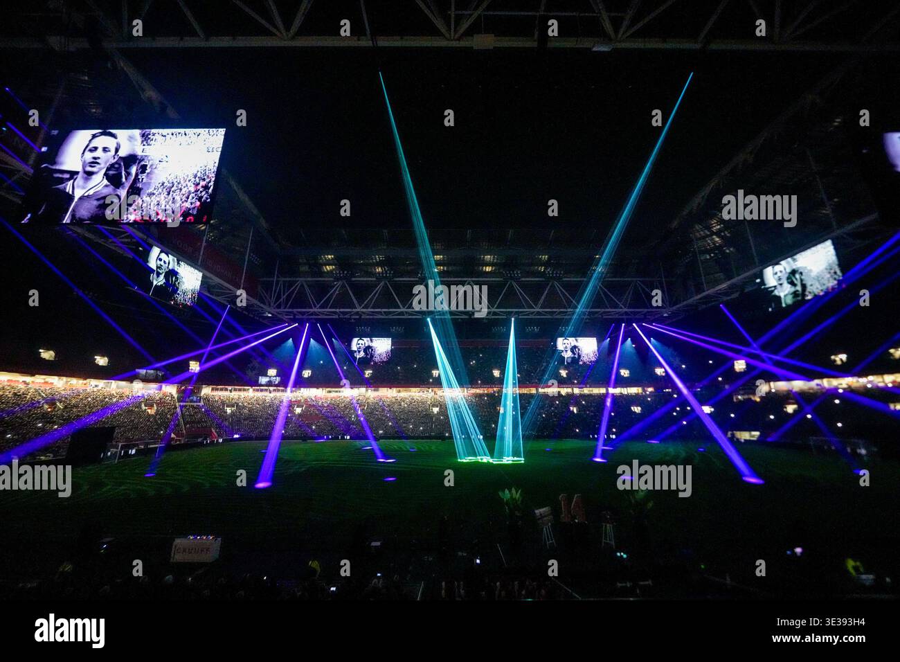 Amsterdam, Paesi Bassi. 21 marzo 2026. AMSTERDAM, 21-03-2026, JohanCruyff Arena, stagione 2025/2026, Premiere Cruijff, Picture Shows Light show prima dell'inizio della premiere Credit: Pro Shots/Alamy Live News Foto Stock
