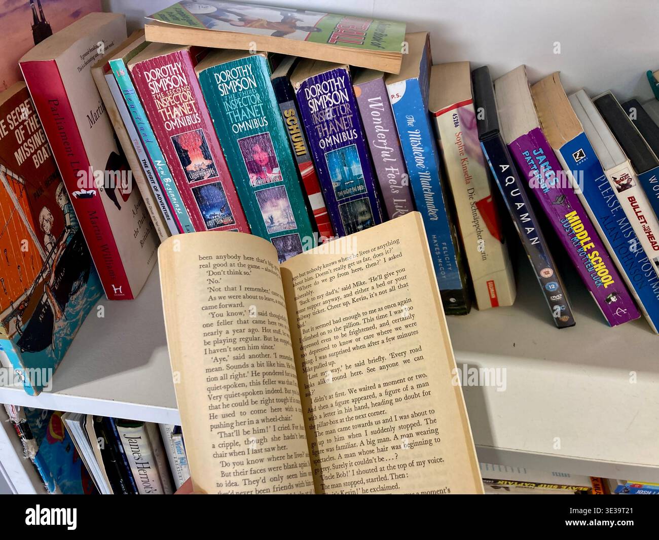 esempio di condivisione dei libri della community Foto Stock
