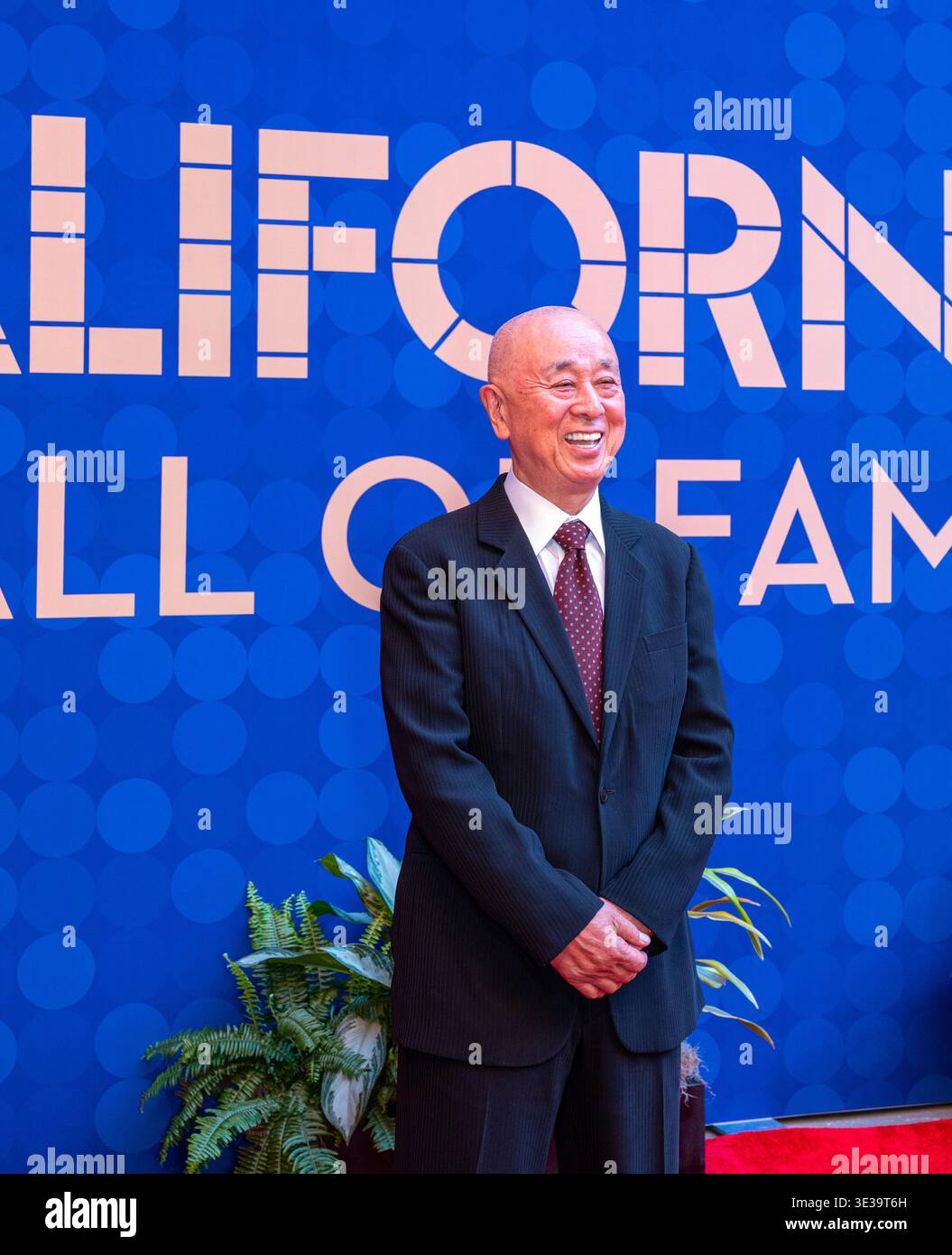 Lo chef Nobu Matsuhisa partecipa alla 19a cerimonia annuale di induzione della California Hall of Fame al California Museum di Sacramento. Foto Stock