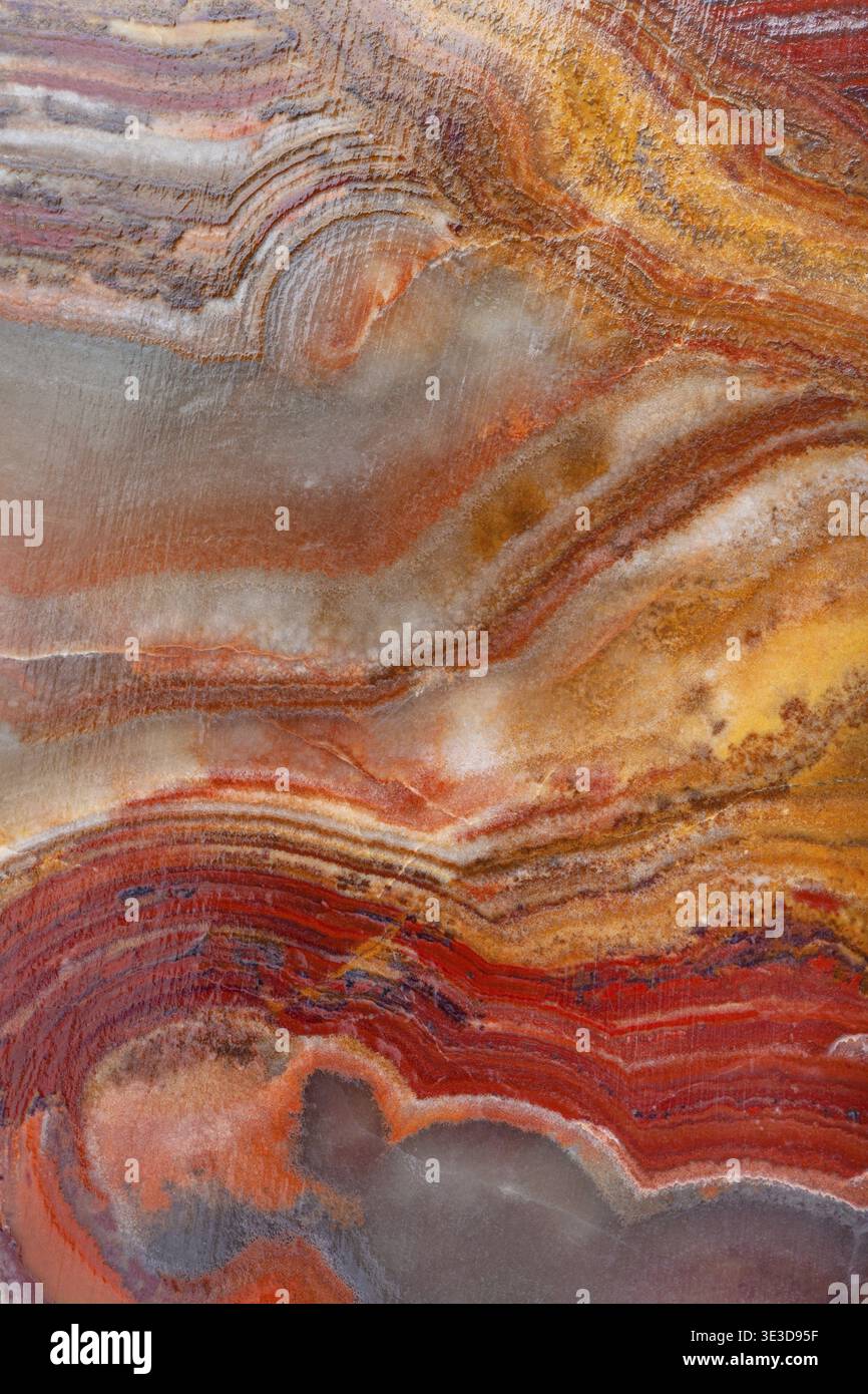 Sfondo marrone di pietra onice calcite naturale lucida (marmo onice, onice calcareo) Foto Stock
