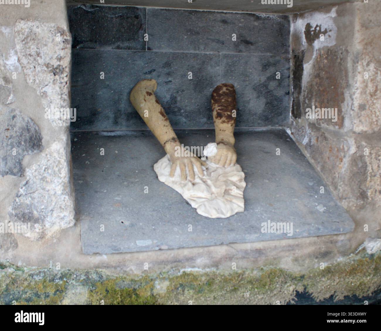 L'immagine mostra un'insolita scultura di biancheria per il lavaggio delle mani situata a Firgas, Gran Canaria Foto Stock