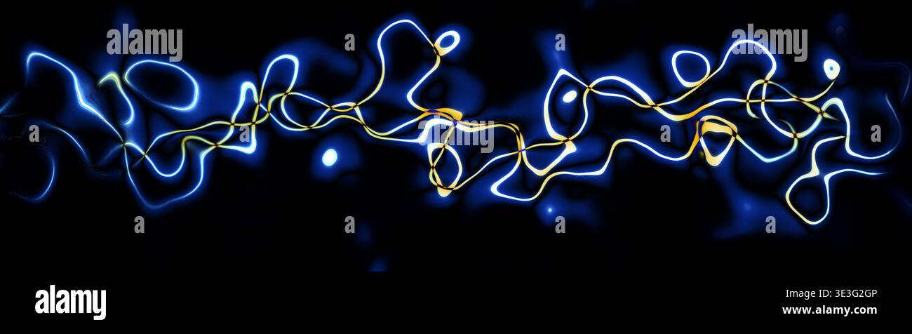 Futuristica luce al neon blu e oro ondeggia sul nero Foto Stock