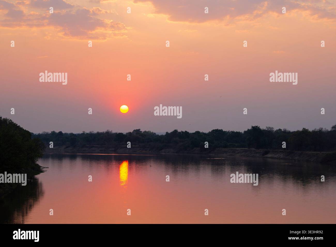 Tramonto sul fiume Luangwa, South Luangwa National Park, Zambia Foto Stock