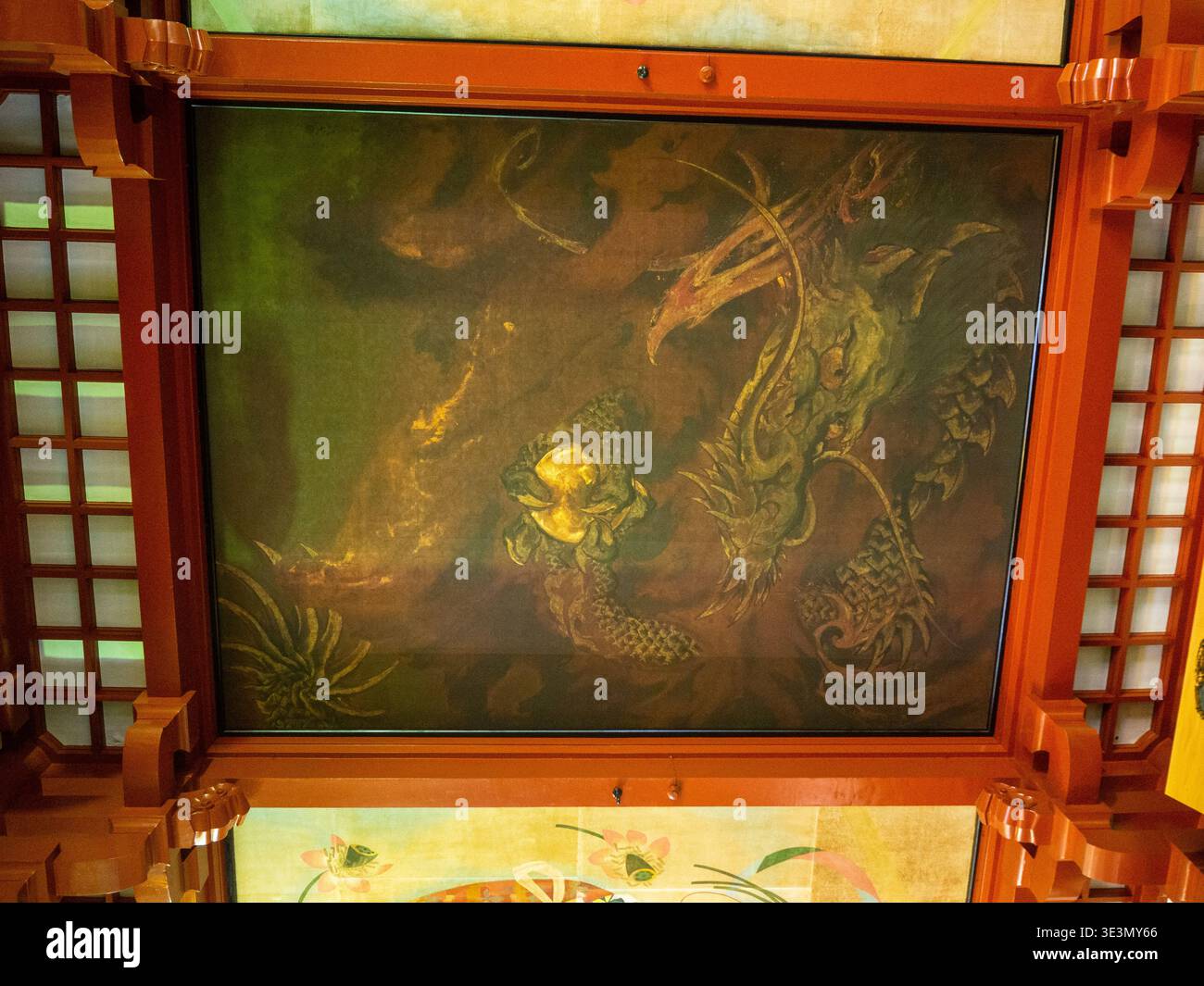 Pittura giapponese del soffitto di drago all'interno del tempio senso-ji ad Asakusa Tokyo Foto Stock