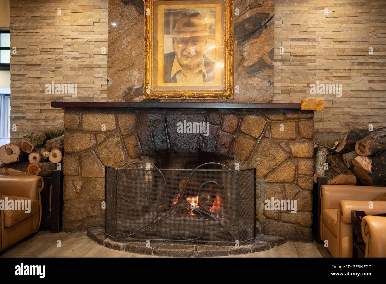 Incendio al Troutbeck Inn, Nyanga Mountains, Eastern Highlands, Zimbabwe Foto Stock