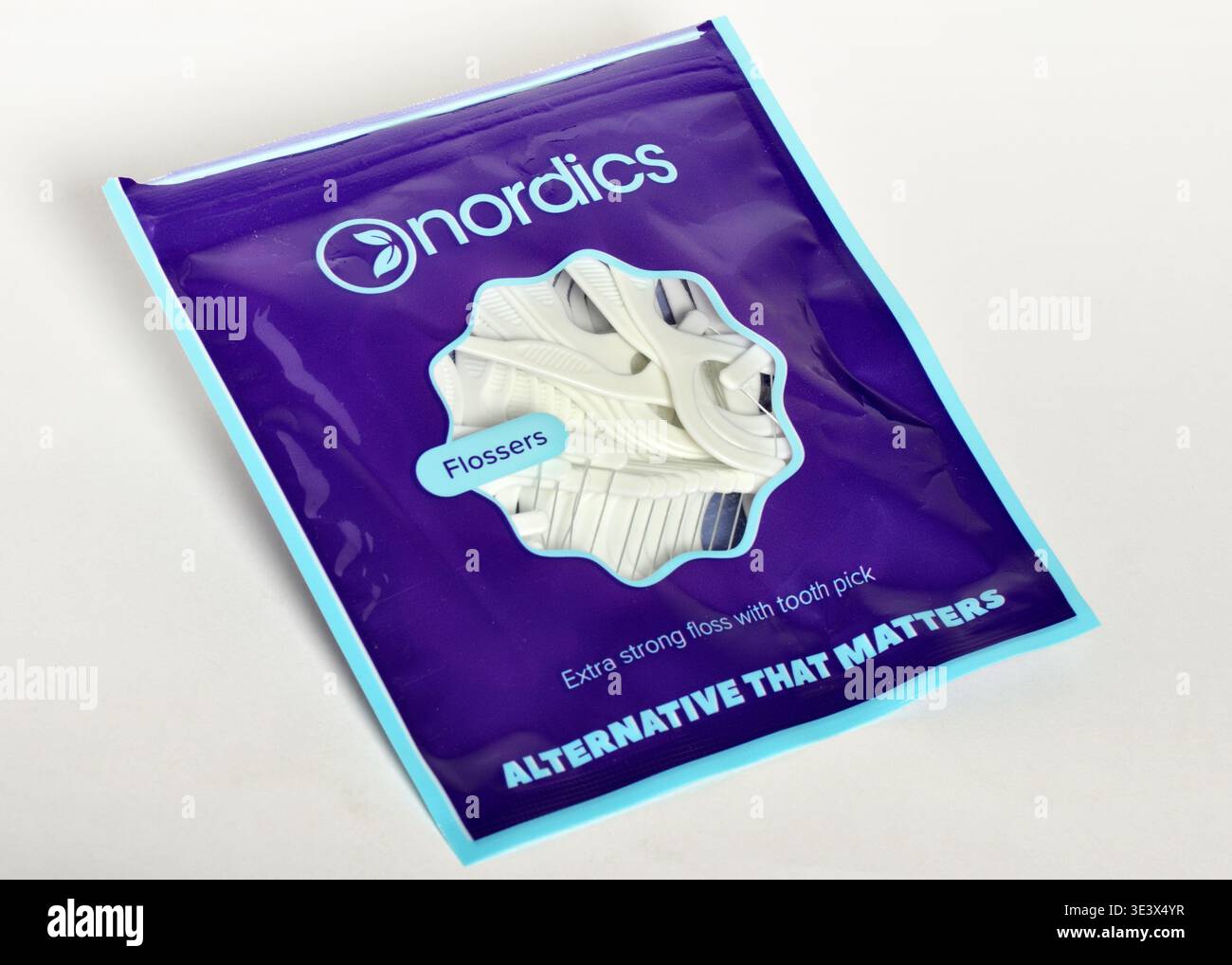 Impacchettatori per uso dentale Nordics su bianco Foto Stock