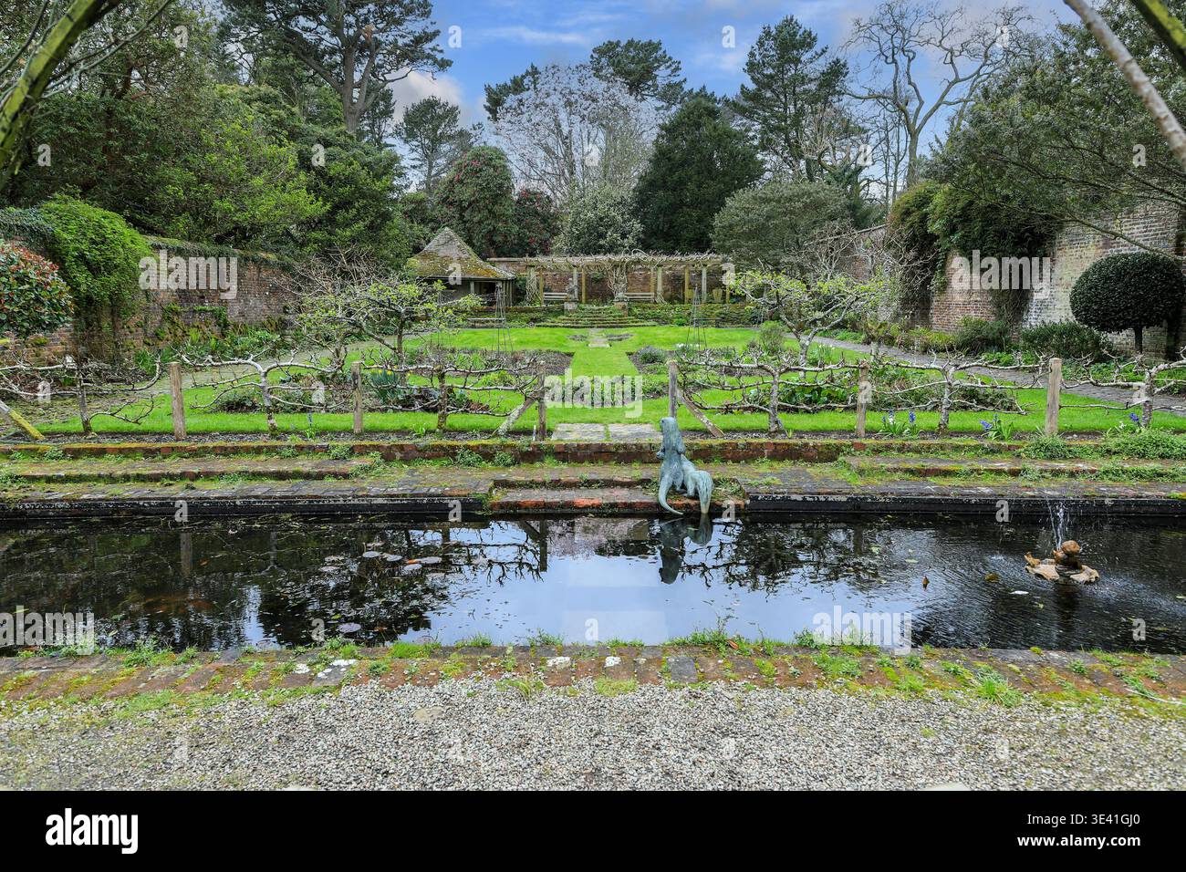 Il giardino recintato di Trewithen Gardens, Truro, Cornovaglia, Inghilterra, Regno Unito Foto Stock