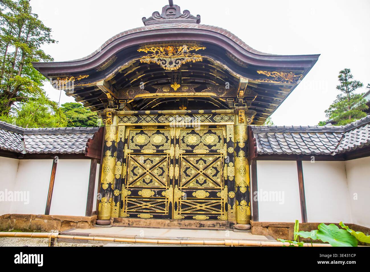 Una vista del Tempio Kencho-ji nella città di Kamakura, prefettura di Kanagawa. Foto Stock