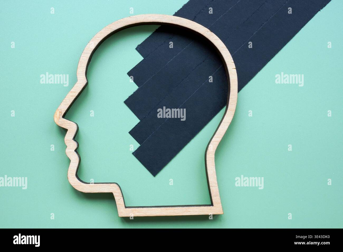 Mente umana bloccata da barriere che rappresentano lo stress. Foto Stock