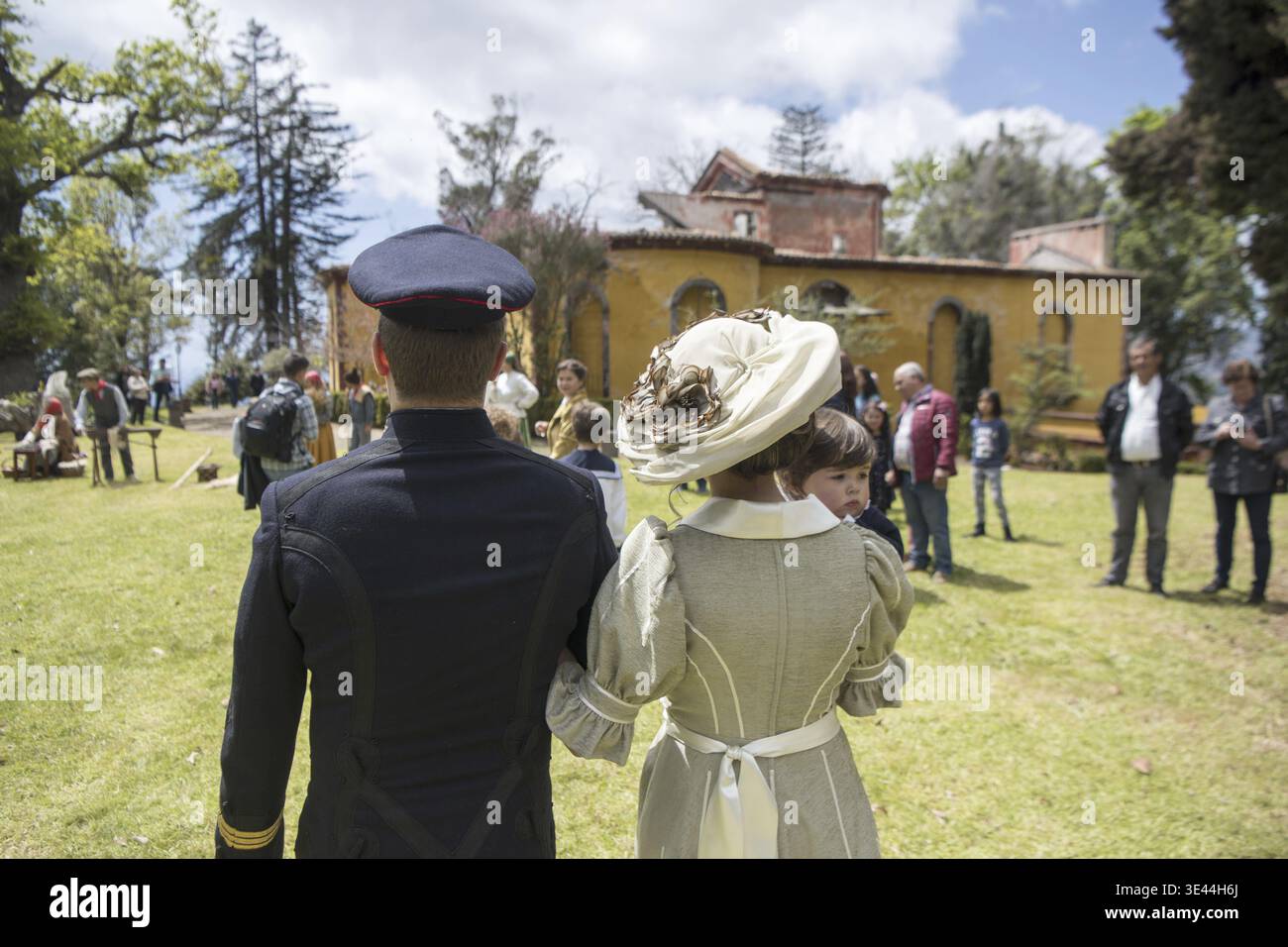 Due attori dilettanti recitano l'Imperatore d'Austria Carlo 1 o Carlo 1 e sua moglie Zita al Quinta Jardins do Imperador sulla riapertura dell'Empe Foto Stock